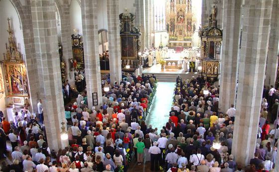 Festgottesdienst mit Kardinal Schönborn                         
