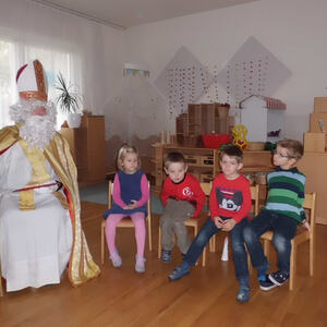 Kindergarten bereitet sich auf Weihnachten vor
