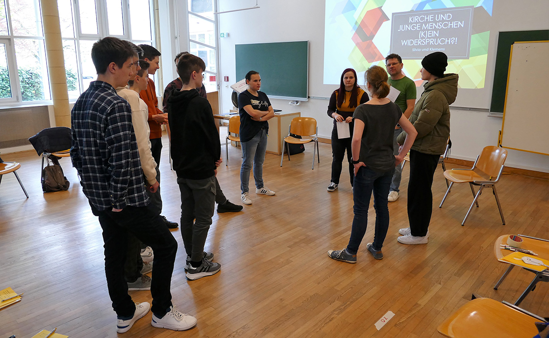 In sieben Workshops wurde Einblick in konkrete kirchliche Berufsfelder und Projekte geboten.