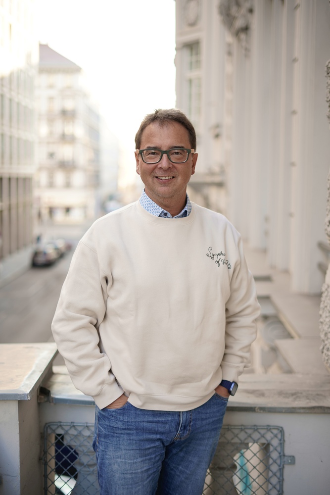      Gert Smetanig                          