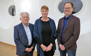 V. l.: Landeshauptmann a.D. Dr. Josef Pühringer, Univ.-Prof. Dr. Ines Weber, Mag. Dr. Joachim Jakob BA MA.