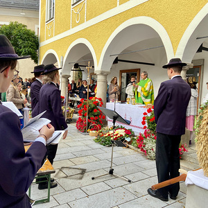 Erntedank am Marktplatz in Sarleinsbach