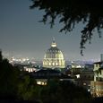 Blick auf den Petersdom bei Nacht / © Kathpress / Wuthe Blick auf den Petersdom bei Nacht