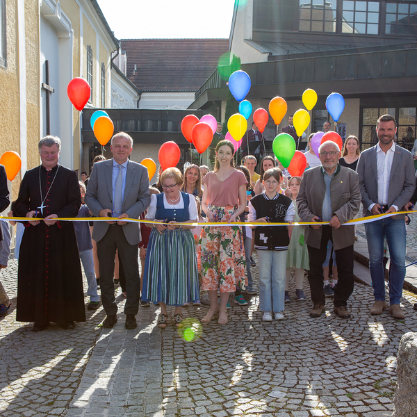 Eröffnungsfest Schlosskapelle Hagenberg-Hl. Josef / Pfarrgemeinderat Hagenberg/Ulli Wingelhofer 3. Mai 2025