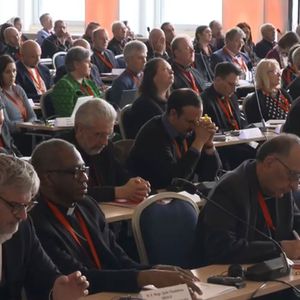 Nach jeder halben Stunde sind einige Minuten Stille - um die Eindrücke setzten zu lassen